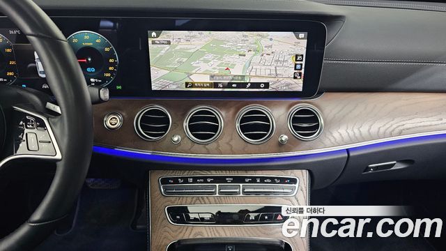 Mercedes-Benz E-Class E300e 4MATIC Exclusive