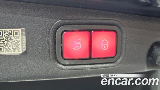 Mercedes-Benz E-Class E300e 4MATIC Exclusive