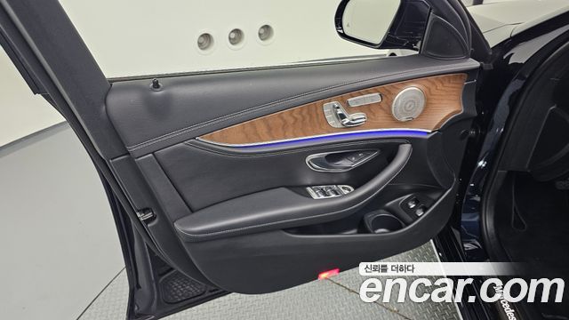 Mercedes-Benz E-Class E300e 4MATIC Exclusive