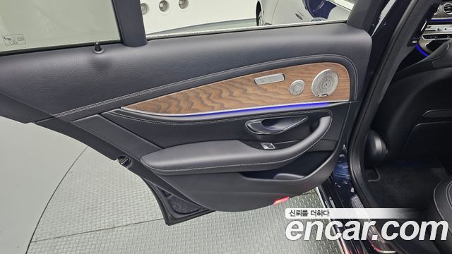 Mercedes-Benz E-Class E300e 4MATIC Exclusive