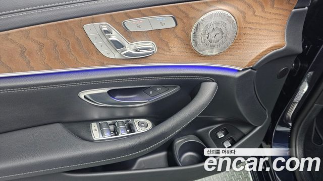 Mercedes-Benz E-Class E300e 4MATIC Exclusive