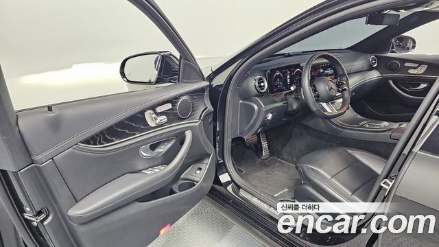 Mercedes-Benz E-Class E220d 4MATIC AMG Line