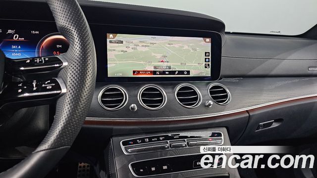 Mercedes-Benz E-Class E220d 4MATIC AMG Line