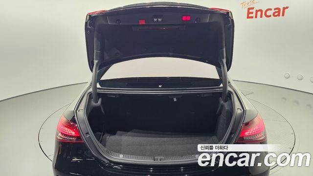 Mercedes-Benz E-Class E220d 4MATIC AMG Line