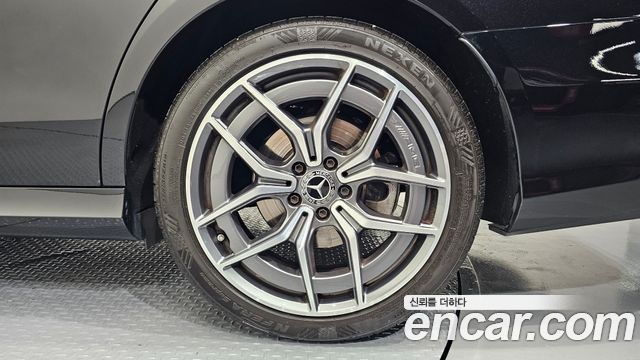 Mercedes-Benz E-Class E220d 4MATIC AMG Line