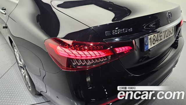 Mercedes-Benz E-Class E220d 4MATIC AMG Line