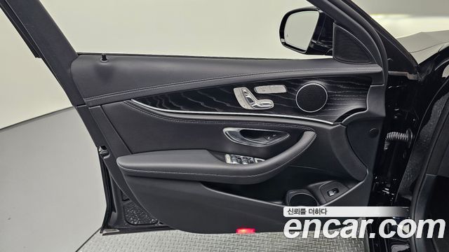 Mercedes-Benz E-Class E220d 4MATIC AMG Line