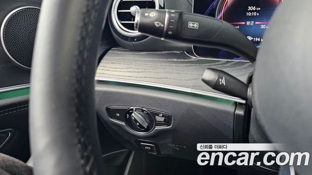 Mercedes-Benz E-Class E220d 4MATIC AMG Line