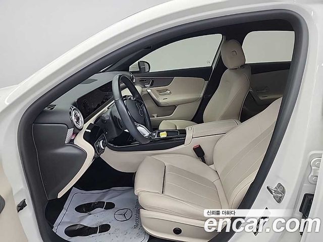 Mercedes-Benz A-Class A220 Hatchback