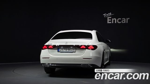 Mercedes-Benz E-Class E200 Avantgarde