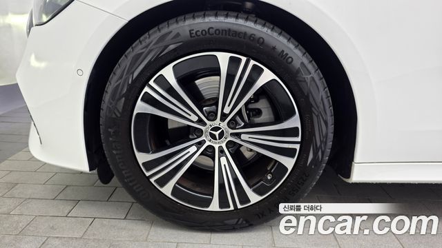 Mercedes-Benz E-Class E200 Avantgarde