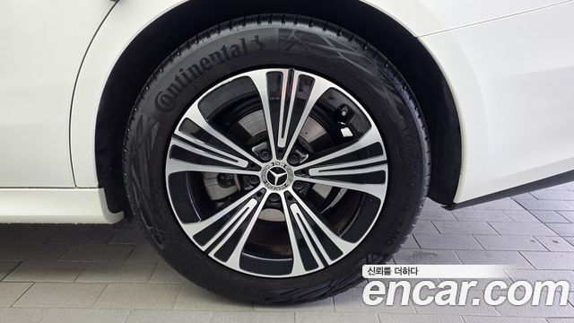 Mercedes-Benz E-Class E200 Avantgarde