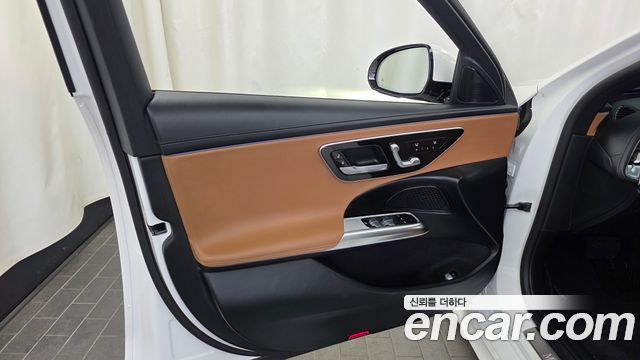 Mercedes-Benz E-Class E200 Avantgarde