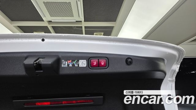 Mercedes-Benz E-Class E200 Avantgarde