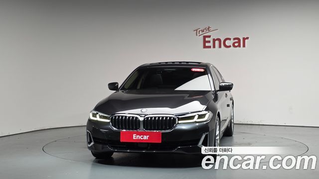 BMW 5-Series 520i Luxury