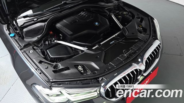 BMW 5-Series 520i Luxury
