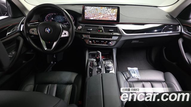 BMW 5-Series 520i Luxury