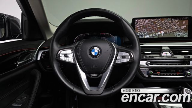 BMW 5-Series 520i Luxury