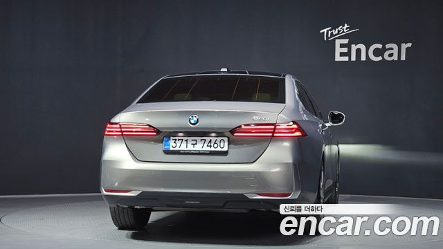 BMW 5-Series 520i