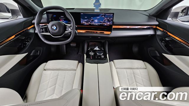 BMW 5-Series 520i