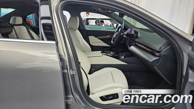 BMW 5-Series 520i