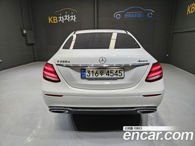 Mercedes-Benz E-Class E220d 4MATIC Exclusive