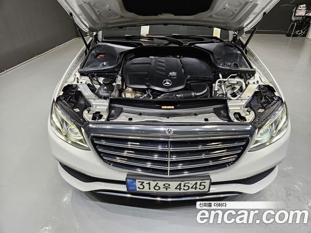 Mercedes-Benz E-Class E220d 4MATIC Exclusive