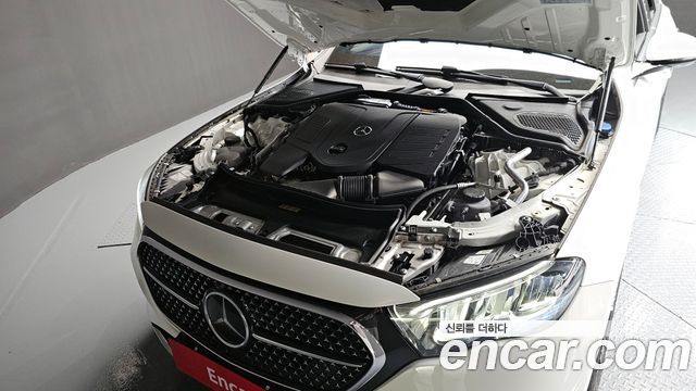 Mercedes-Benz E-Class E200 Avantgarde