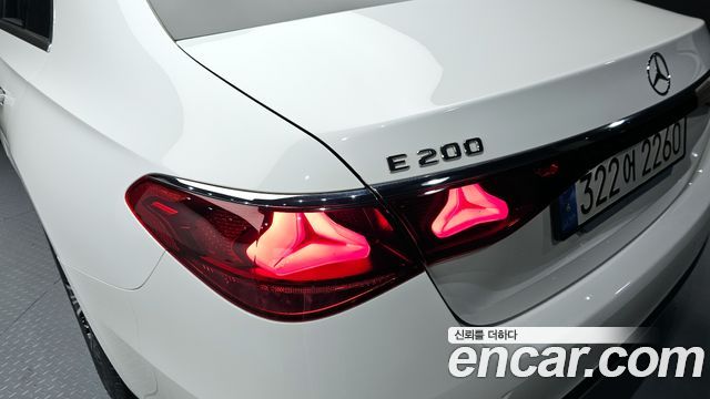 Mercedes-Benz E-Class E200 Avantgarde