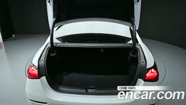 Mercedes-Benz E-Class E200 Avantgarde