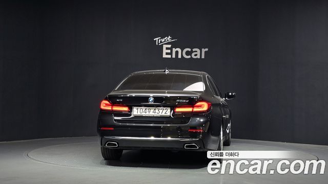 BMW 5-Series 523d xDrive Luxury
