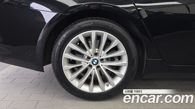 BMW 5-Series 523d xDrive Luxury