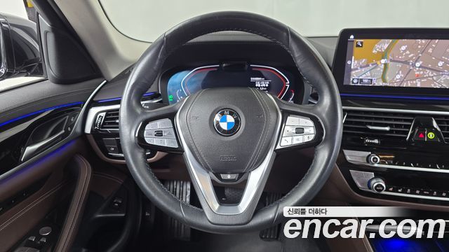 BMW 5-Series 523d xDrive Luxury