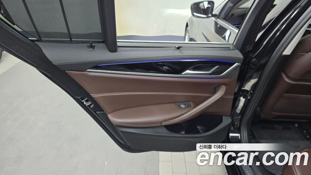 BMW 5-Series 523d xDrive Luxury