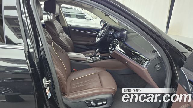 BMW 5-Series 523d xDrive Luxury