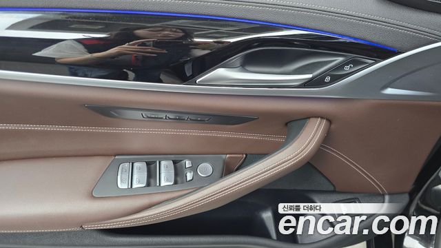 BMW 5-Series 523d xDrive Luxury