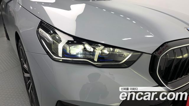 BMW 5-Series 530i xDrive M Sport