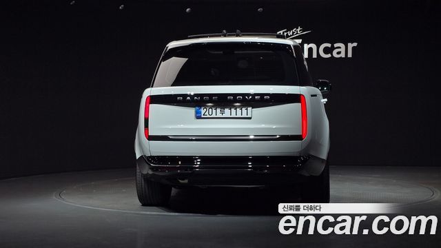 Land Rover Range Rover D350 Autobiography Long Wheel Base