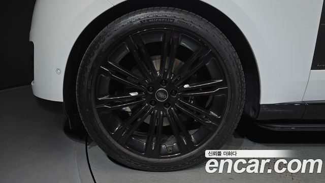 Land Rover Range Rover D350 Autobiography Long Wheel Base