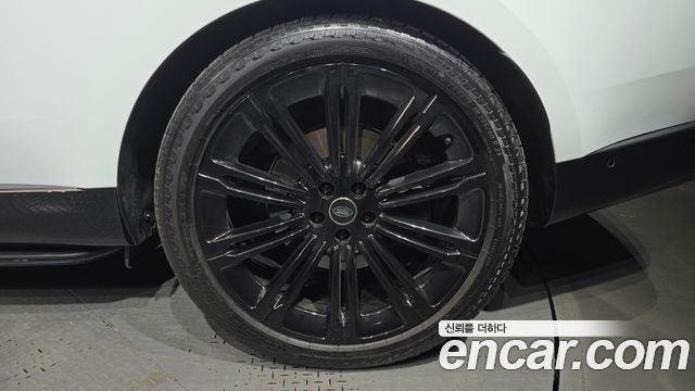 Land Rover Range Rover D350 Autobiography Long Wheel Base