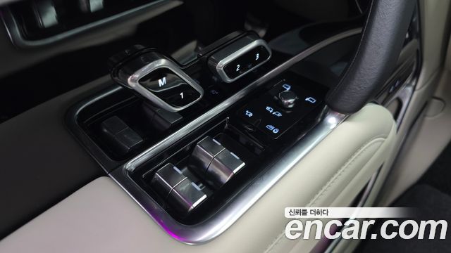 Land Rover Range Rover D350 Autobiography Long Wheel Base