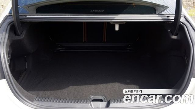 Mercedes-Benz E-Class E200 Avantgarde