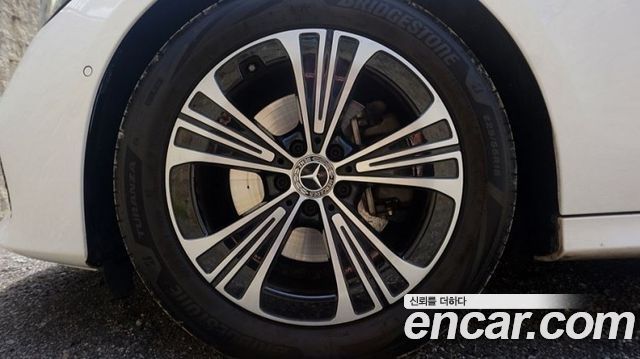 Mercedes-Benz E-Class E200 Avantgarde