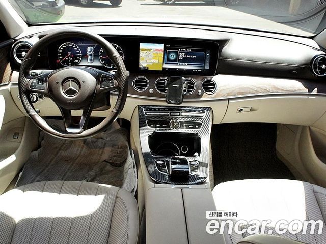 Mercedes-Benz E-Class E300 4MATIC Exclusive