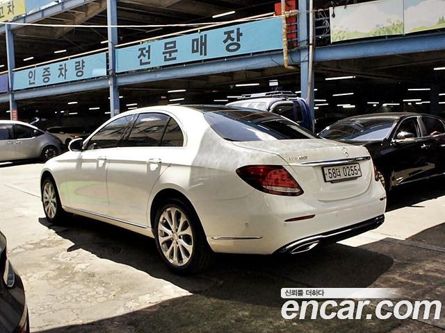 Mercedes-Benz E-Class E300 4MATIC Exclusive