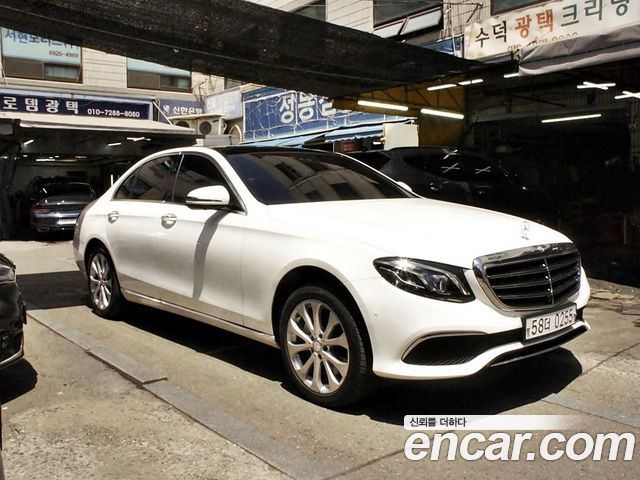 Mercedes-Benz E-Class E300 4MATIC Exclusive