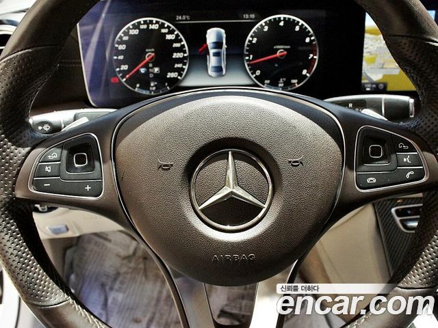 Mercedes-Benz E-Class E300 4MATIC Exclusive
