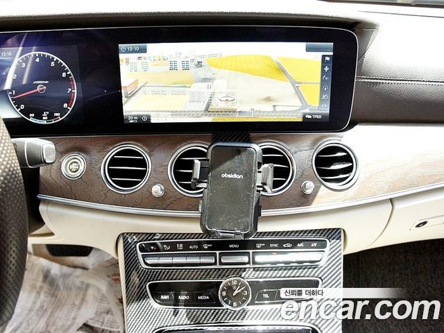 Mercedes-Benz E-Class E300 4MATIC Exclusive