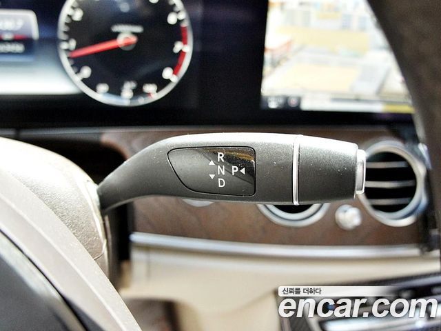 Mercedes-Benz E-Class E300 4MATIC Exclusive