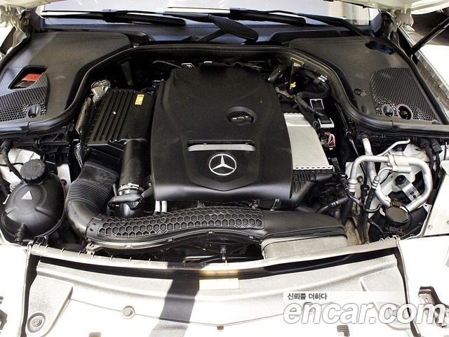 Mercedes-Benz E-Class E300 4MATIC Exclusive